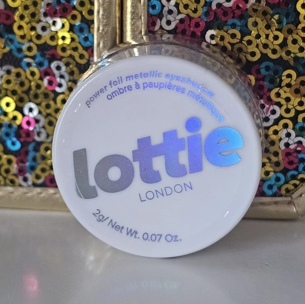 $3 ADD ON LOTTIE LONDON POWER FOIL METALLIC EYESHADOW